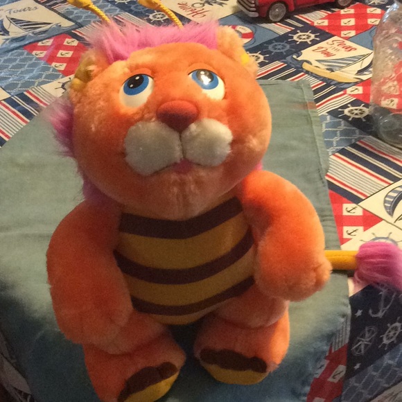Vtg 1984 Hasbro Softies Bumblelion.  Stuff toy. - Picture 3 of 10